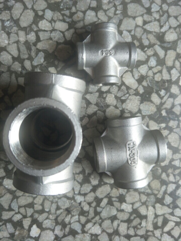 304 stainless steel four-way DN15 20 25 25 40 40 1 inch 2 3 points 4 points 6 Water splitting pipe fittings