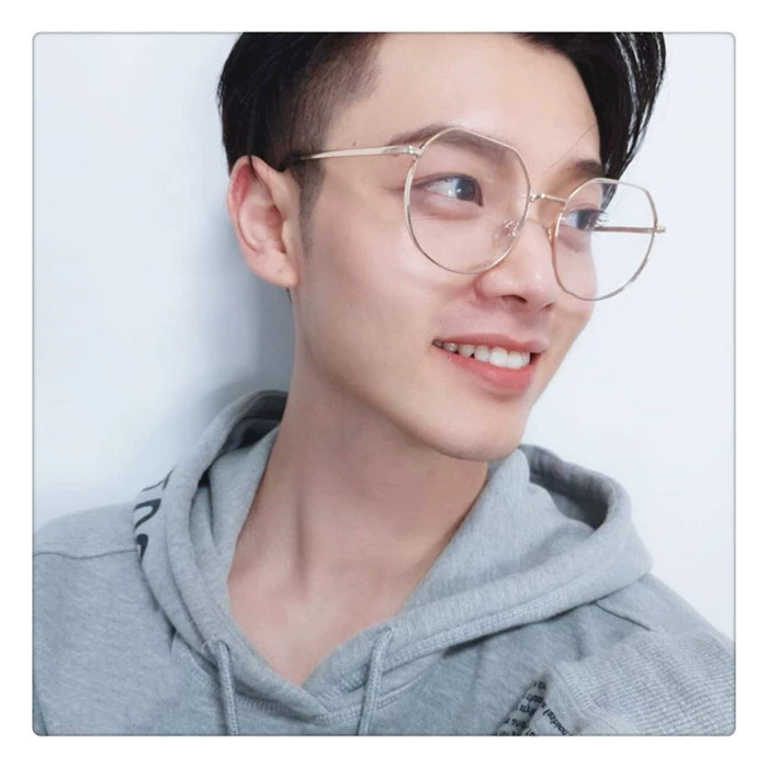 Gương mặt gầy gò kiểu lớn kiểu gọng kính Hàn Quốc, người mẫu đeo kính râm, khuôn mặt tròn kiểu Nhật Bản có thể được trang bị cận thị kính mắt thời trang