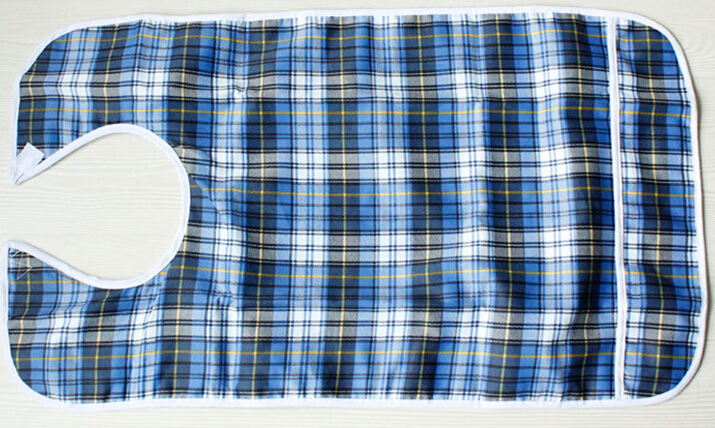 Adult waterproof enclosure for the elderly anti-leakage for eating and eating around the bag for elderly people's spat scarves around the neck of the neck.