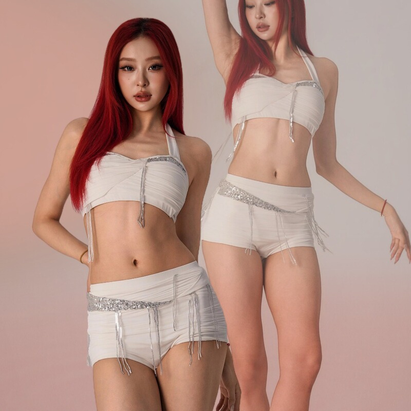 【New Arrival】Tamei-Style Silver Sequin Split Set, Shiny Silver Tassel Sequin Halter Top and Shorts Heels 【New Arrival】Tamei-Style Silver Sequin Split Set, Shiny Silver Tassel Sequin Halter Top and Shorts Heels