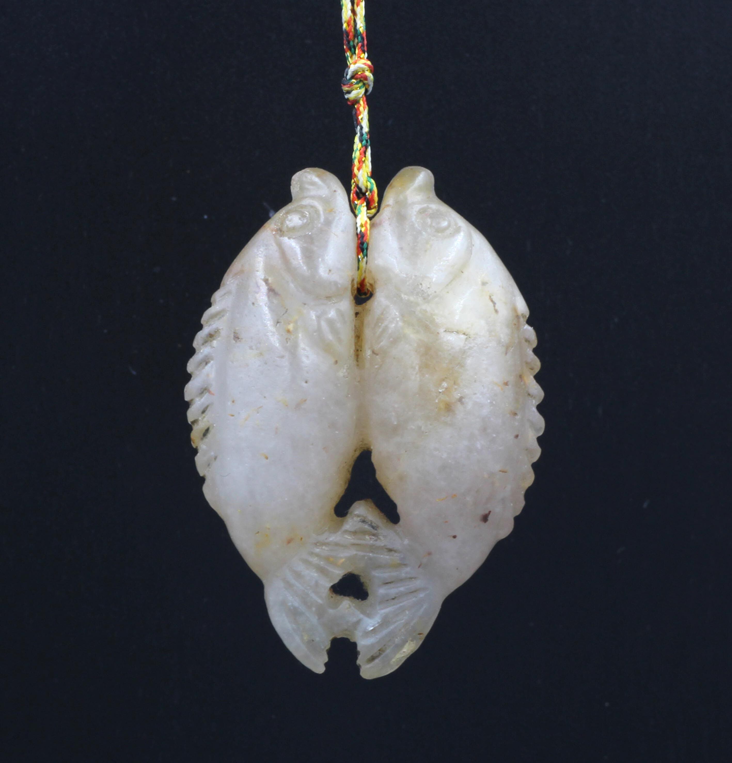 Beisseal double fish Yupe double fish pendant pendant total length 4 6 cm Total width 3 2 cm Weight 23 gr