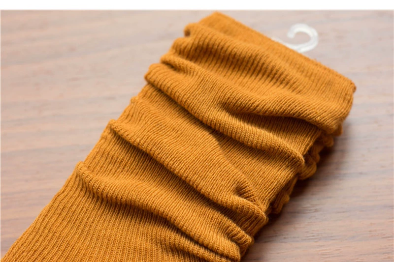 Trong ống nữ vớ vớ mùa thu và mùa đông retro Đại học Hàn Quốc gió đen vớ Nhật vớ cotton vớ ngắn khởi động thủy triều