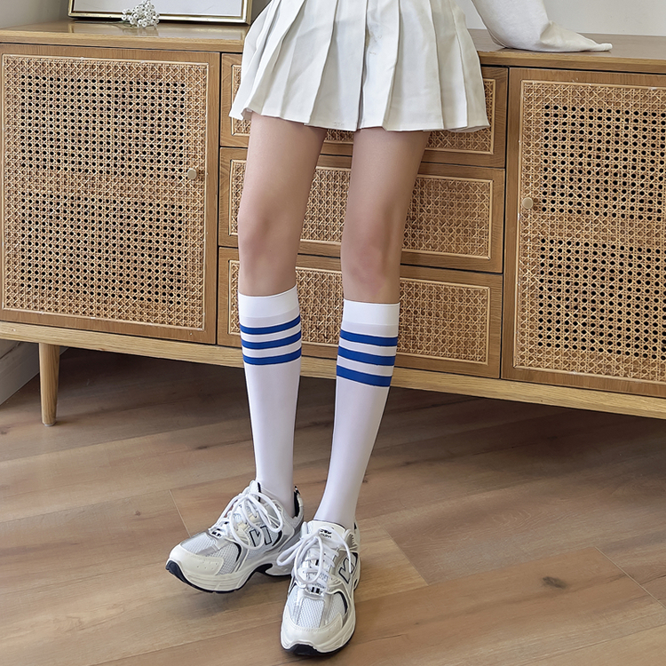 Spring and Autumn Three-Stripe Mid-Calf Women's Socks, High Socks, College Style, Black and White Student Striped Japanese-Style Soccer Baseball Sports Spring and Autumn Three-Stripe Mid-Calf Women's Socks, High Socks, College Style, Black and White Student Striped Japanese-Style Soccer Baseball Sports