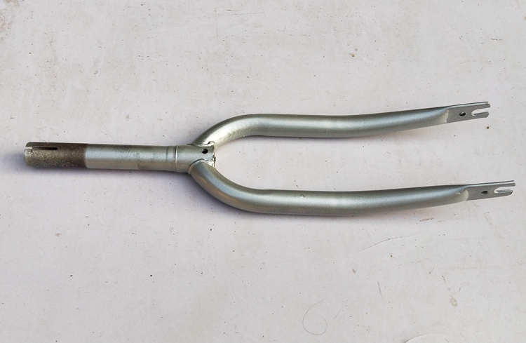 жесткая стальная вилка 28" для  велосипедов шток 1" резьбовая. вилка детского велосипеда. вилка детского велосипеда. вилка 16" сталь черная/110114. вилка детского велосипеда.