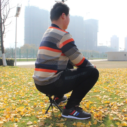 Небольшой портативный треугольный стул Трехлогнутый стул складной стул Существ