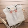 Áo khoác bé gái thêu hoa áo sơ mi trắng trẻ em cotton dài tay 18 mùa thu áo sơ mi mới phiên bản Hàn Quốc đầm đẹp cho be gái 7 tuổi