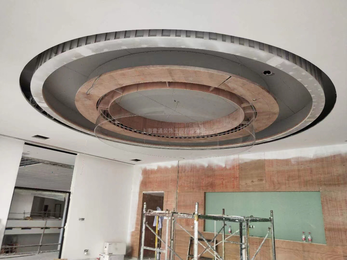 Transparent acrylic plate ceiling ceiling decorated arched hot bending organic glass panel display customized arbitrary diameter