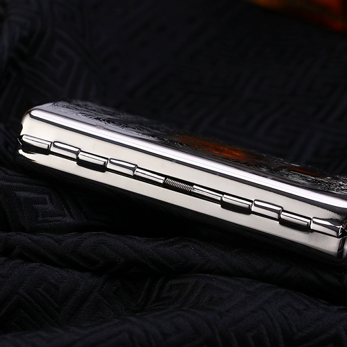 Маленький портативный металлический ультратонкий креативный портсигар подходит для мужчин и женщин, делается под заказ