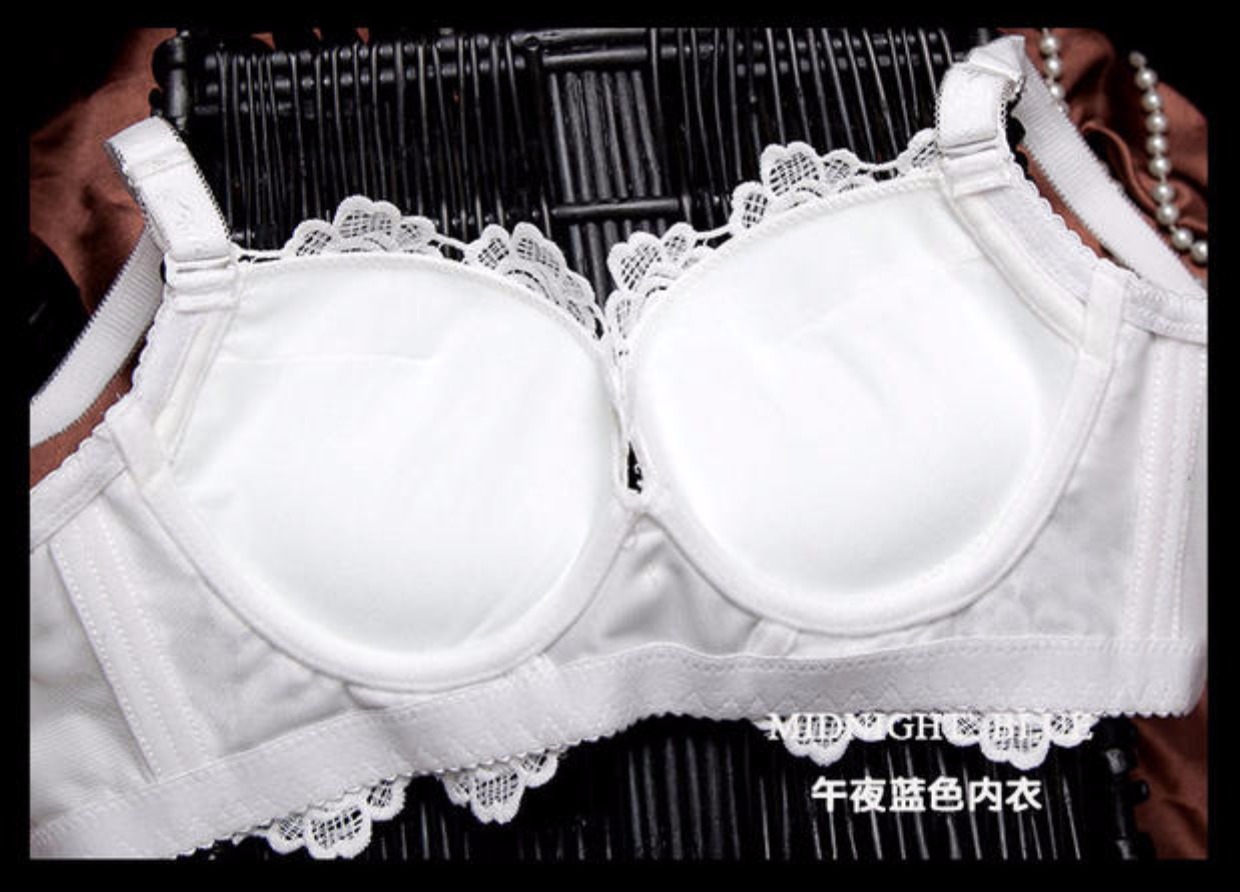 Cô gái dễ thương Nhật Bản quần lót dày tập hợp áo ngực bốn điều chỉnh áo ngực thêu áo ngực gợi cảm quần chip ren