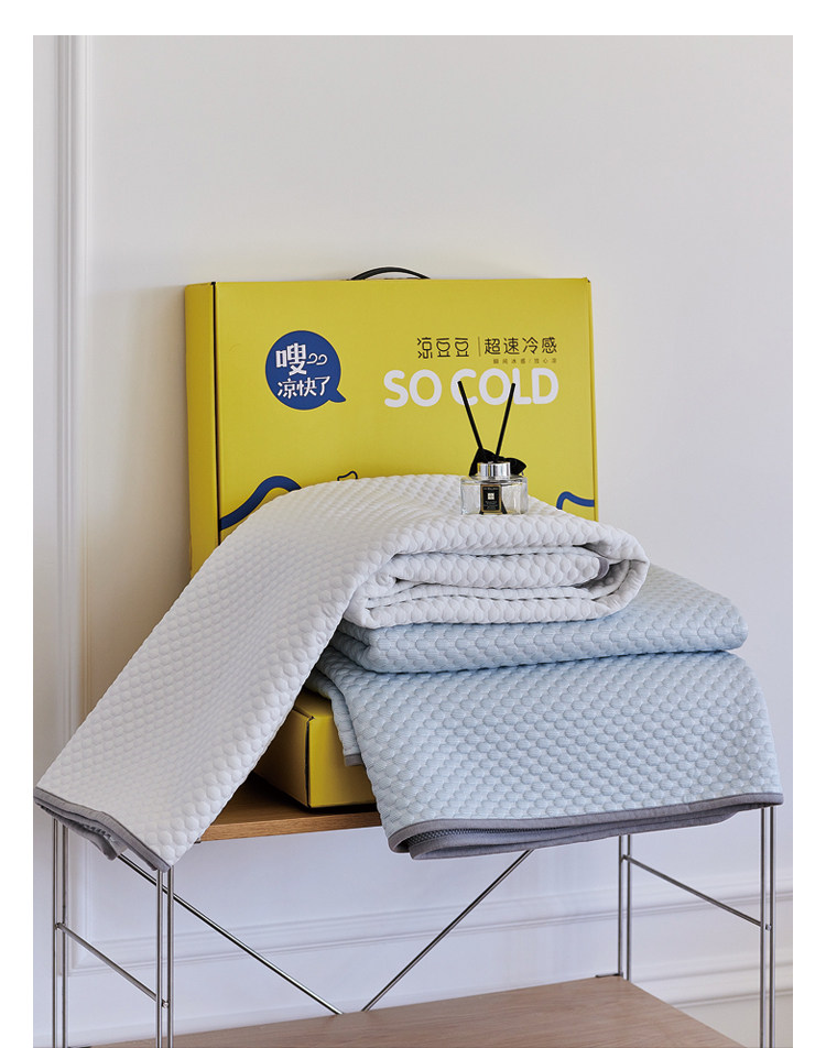 Класс A 2026 новая модель прохладный набор циновок из трех предметов из ледяного шелка летний матрас с простыней на резинке машинная стирка мягкая циновка для кондиционера