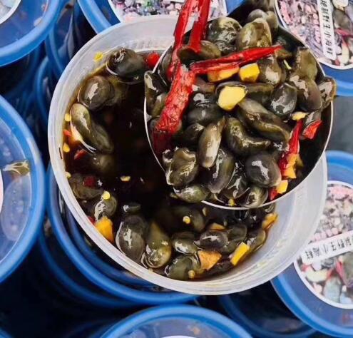 Chef He Wild yellow mud snail At this time the freshly listed yellow mud snail shell is particularly thin and the meat is tender and crisp