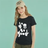 Zandanu Printed T -Shirts представляют собой серию кооперативных моделей мужской и женской рубашки, пара коротких T -рубашки 91099391