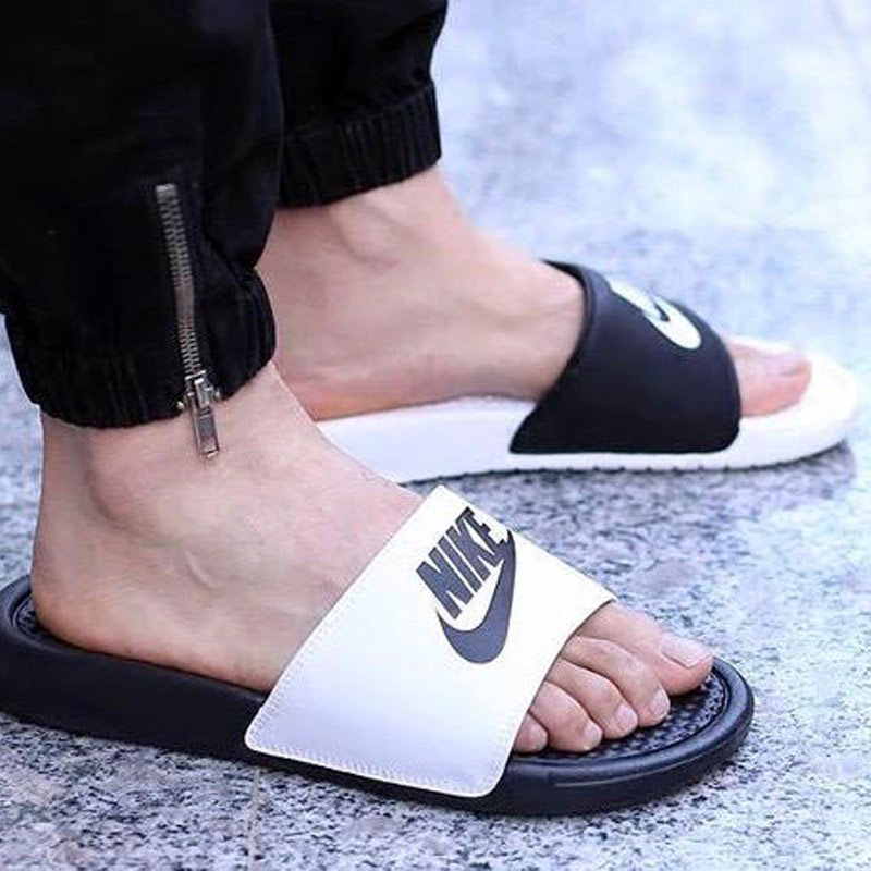 Không có dép Nike Benassi giày nam màu đen và trắng 鸳鸯 âm và giày thể thao đế bằng phẳng dép đi biển 818736 dép quai hậu nam 2021