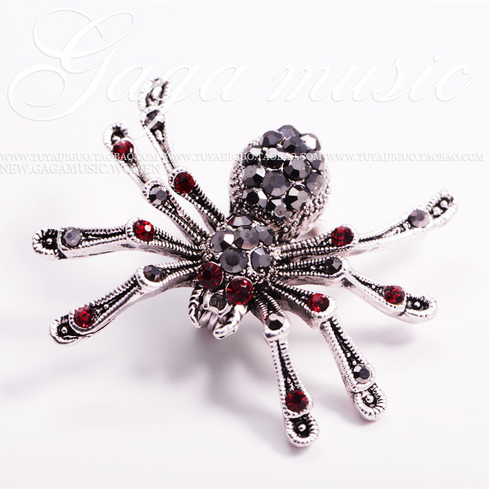 Black retro red eyes spider crystal brooch with plethora of chest flowers and creative holiday gifts