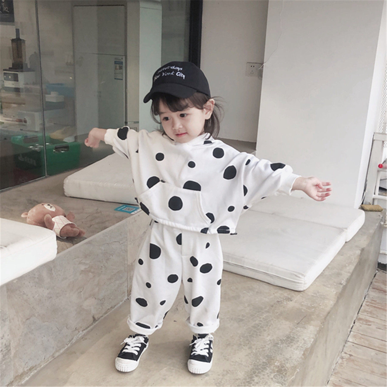 Children suit Spring and autumn cute baby Podot long sleeves Lianhood blouses Long pants Boys Girls sports Two sets of damp