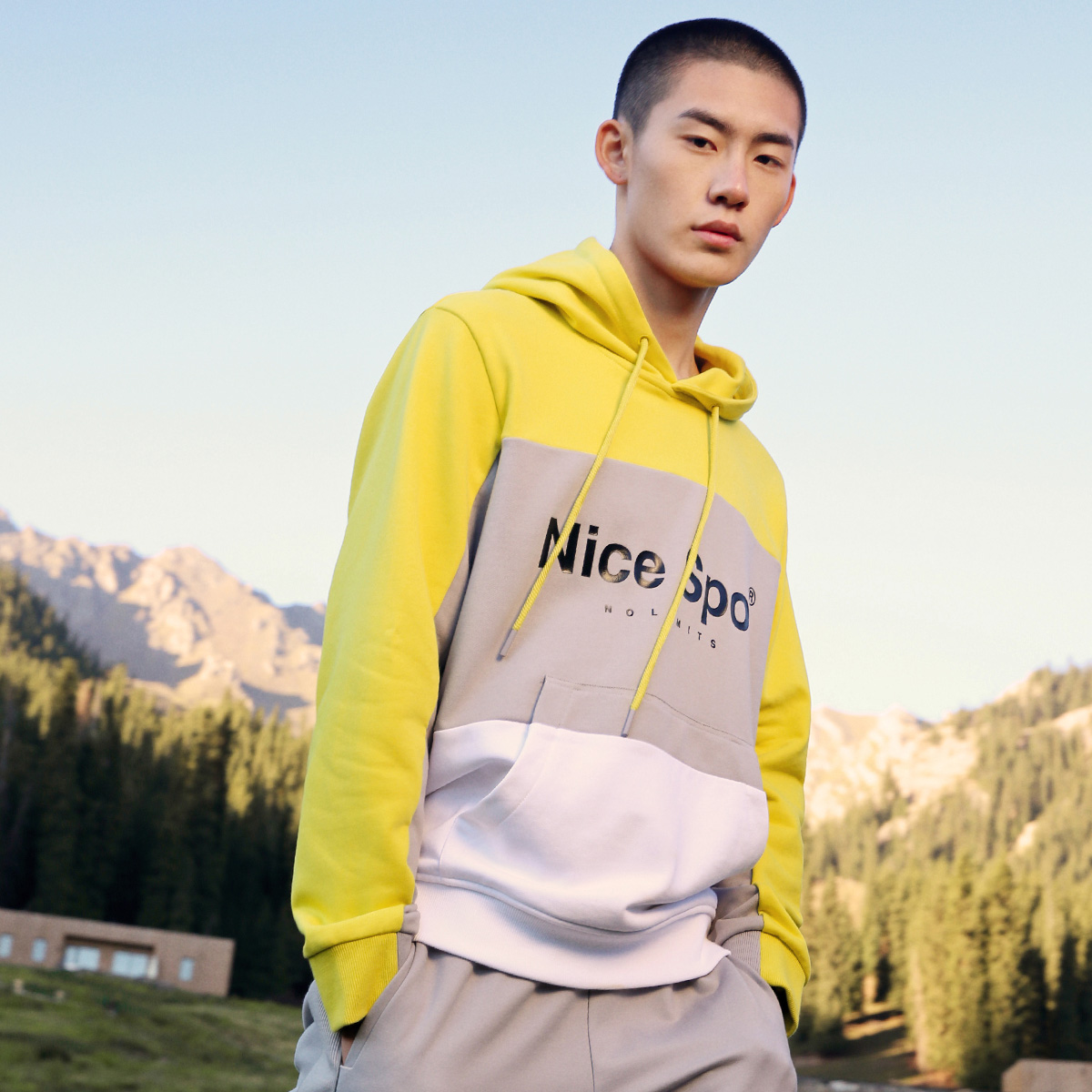 Sweatshirt homme MARK FAIRWHALE  MARK HUAFEI - Ref 3127543 Image 3