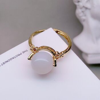 White agate ring ring simple chalcedony refers to the national style