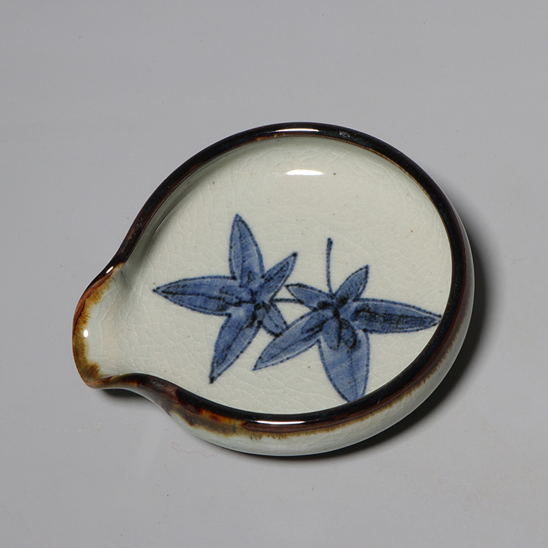 Taiwan Chen Yonghao's Ancient Blue and White Ru Kiln Tea Caddy, Zhang Zhencang's Ink Painting Tea Scoop, Tea Appreciation Vessel with Crackle Glaze