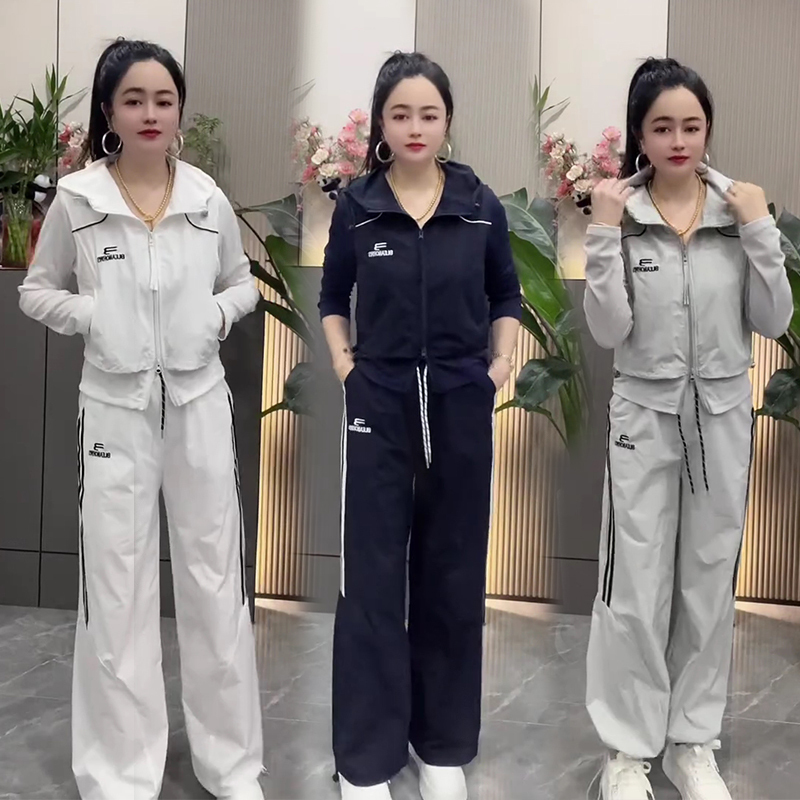 Early Autumn Long-Sleeved Hooded Fake Two-Piece Cardigan Top and Pants Two-Piece Set for Women, Loose-Fitting, Quick-Drying Sports Suit Early Autumn Long-Sleeved Hooded Fake Two-Piece Cardigan Top and Pants Two-Piece Set for Women, Loose-Fitting, Quick-Drying Sports Suit