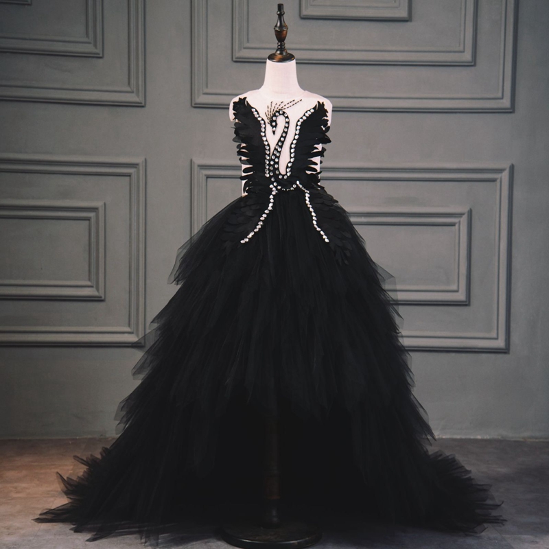 Đám cưới của công chúa bộ tuxedo bé trai