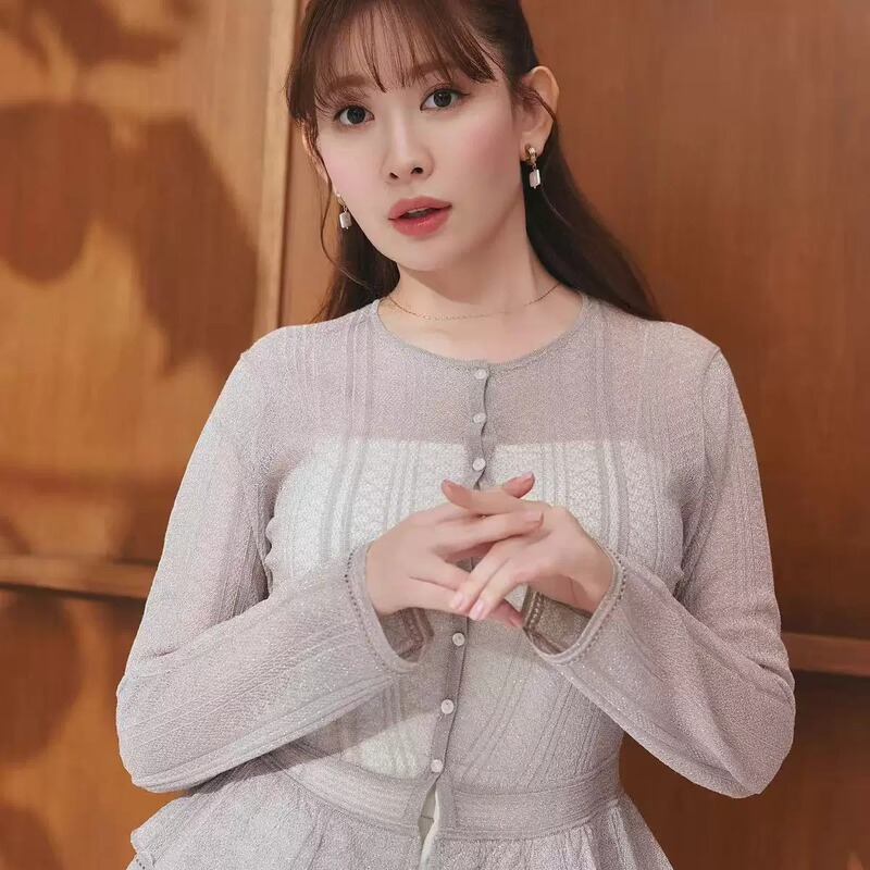 Rufy Exclusive Original Her New Sparkling 2.0 Skirt-Style Sun Protection Knit Top Paired with a Cardigan Rufy Exclusive Original Her New Sparkling 2.0 Skirt-Style Sun Protection Knit Top Paired with a Cardigan
