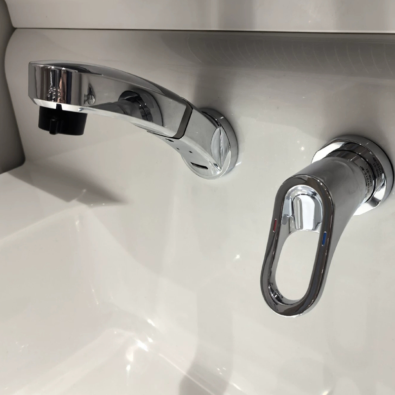 Inax Japan Inaichi Bathroom Cabinet High-Back Hot and Cold Faucet with Pull-Out Concealed Basin Faucet Inax Japan Inaichi Bathroom Cabinet High-Back Hot and Cold Faucet with Pull-Out Concealed Basin Faucet