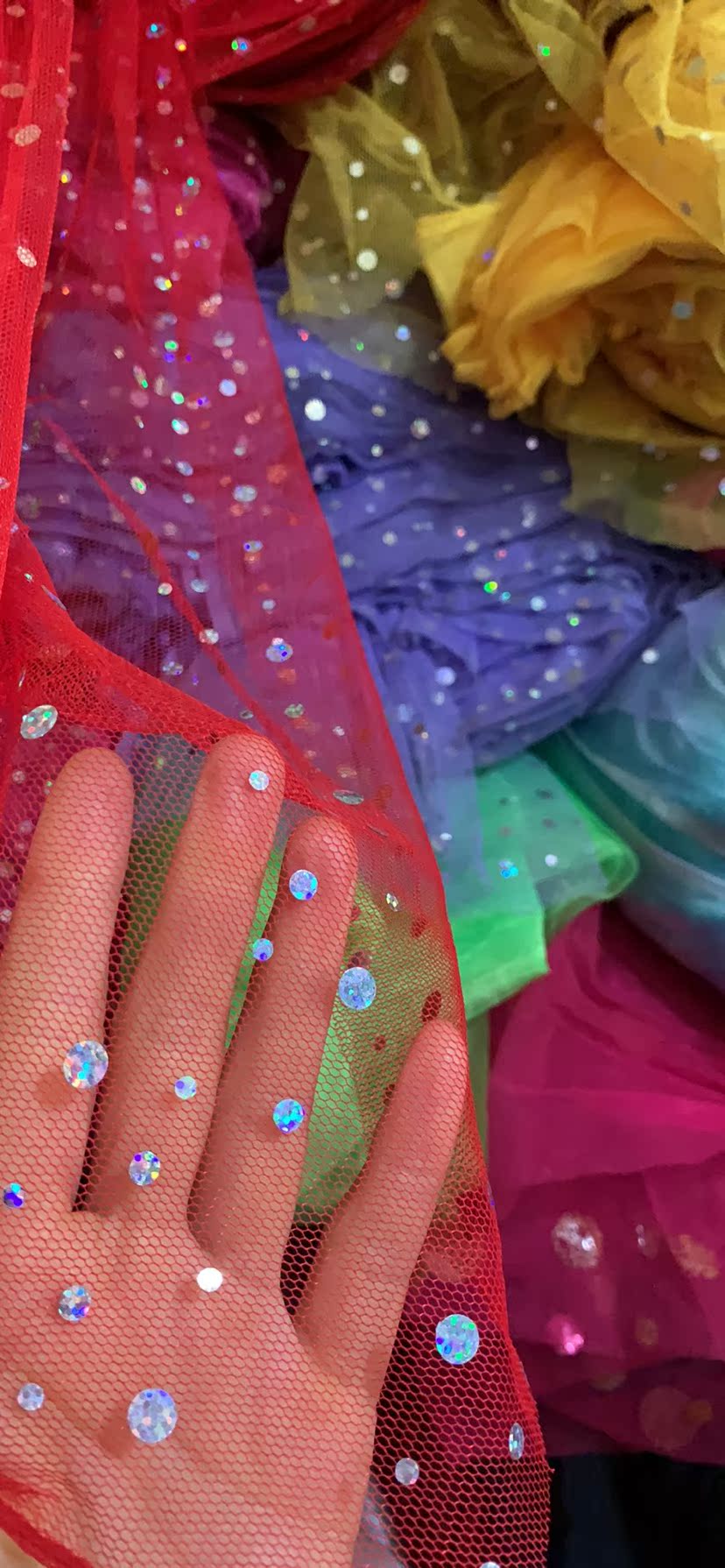 Dance-sheet dresses with a bright sheet of light