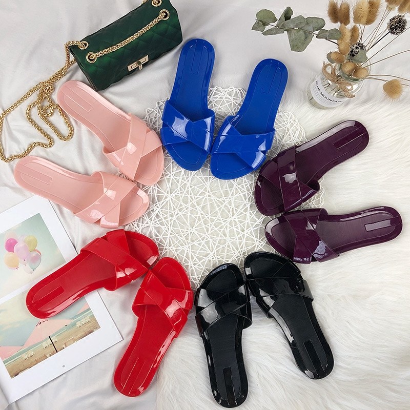 Out of the beach slippers a word drag women summer 2021 new Korean fashion seaside outdoor wear flat-bottomed wild