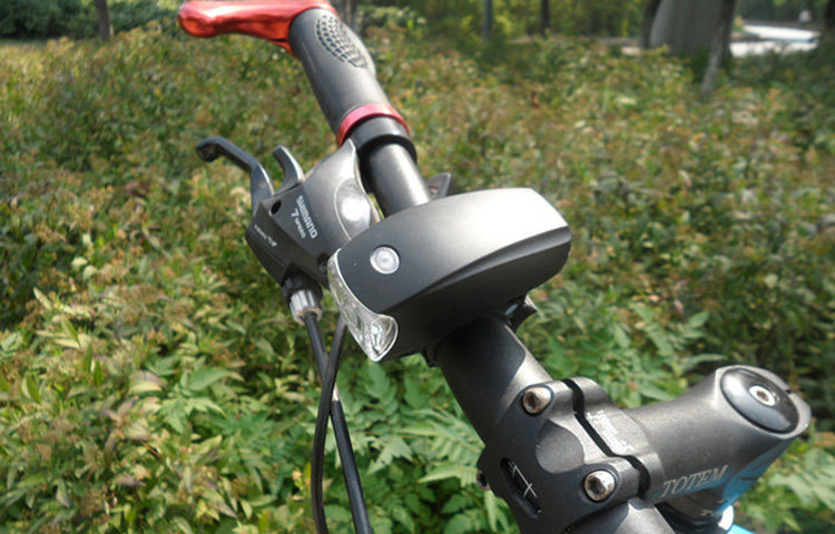 Lumière vélo - phare - Ref 2398956 Image 31