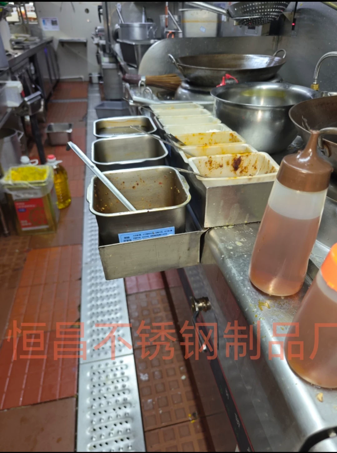 Stainless steel double-layer material box new commercial stir-fry stove seasoning jar rack storage box thickened hanging seasoning jar rack removable