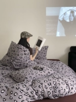 Серый леопардовый принт