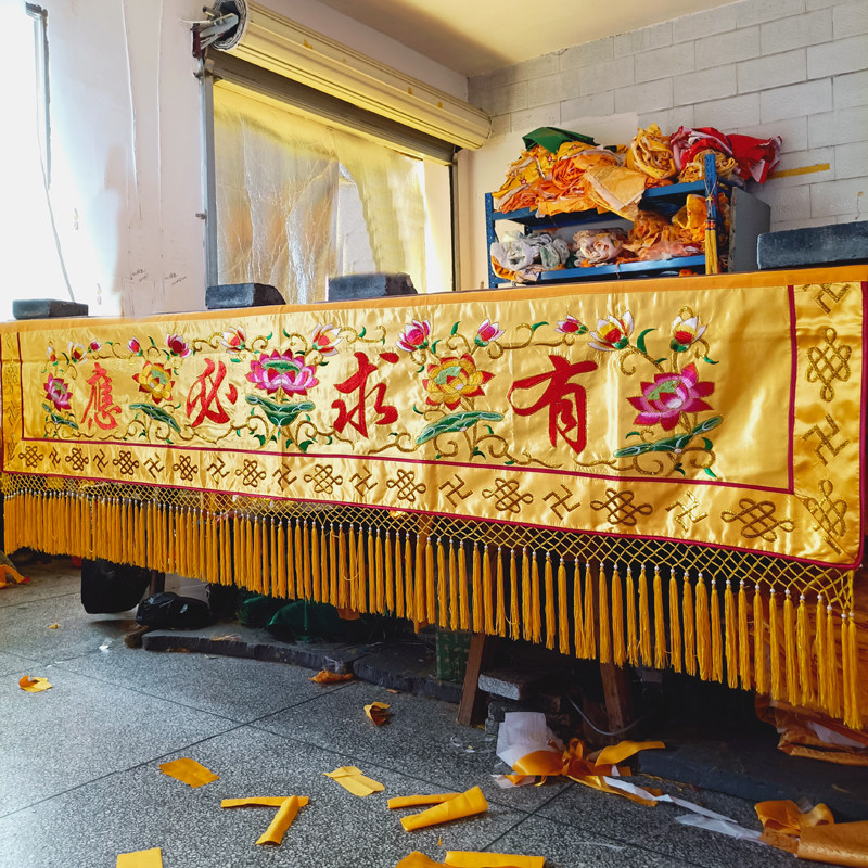 Lotus banners have the need for a flat gold thread embroidery yellow Buddha Hall temple 1 2 m 3 m horizontal color door lintel Buddha niche