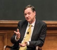 芝加哥美联储主席埃文斯称，尽管全球金融市场波动加剧，但美联储必须继续提高利率，以遏制通胀。暗示这不足以让美联储偏离目前的路线...