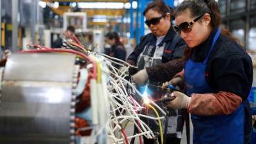 中国1月官方制造业PMI连续第2个月跌入枯荣线下方