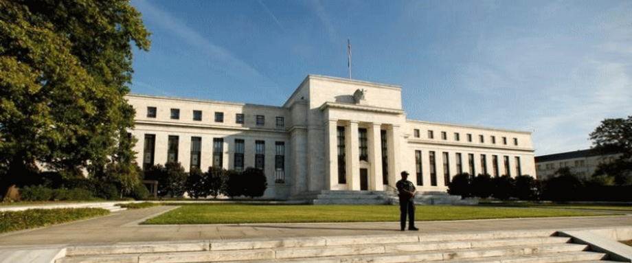 北京时间1月31日周四凌晨3:00，美联储将在结束为期两天的议息会议之后公布利率决议，市场预期这一央行此次将按兵不动。但对于本次货币政策会议，市场的关注焦点已经有所改变——从会加息还是降息转变成为会加快、放缓还是停下缩表进程。