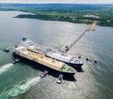 自去年7月以来，美国对欧盟的天然气出口量已经增加近两倍。近日，美国与欧盟又签署了新的天然气出口许可，力图进一步扩大在欧盟市场的份额。这适逢欧盟寻求维持...