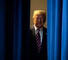 随着新冠肺炎病例在全国范围内激增，有近三分之二的美国人不相信特朗普总统对疫情的看法。ABC新闻/华盛顿邮报联合进行的一项民调结果显示，有六成的人对特朗普处理疫情...