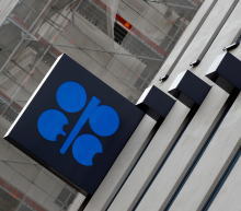 OPEC+暗示，尽管俄乌冲突令市场面临数十年来最大动荡，但他们仍然认为没有必要调整石油供应计划，OPEC+可能会坚持其5月份小幅增产43万桶/日的计划...