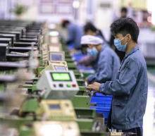 在这一轮利润放缓中，最突出的是大宗商品部门，而钢铁行业受到的打击最为严重，今年前7个月，黑色金属行业的利润下降了91%。基本金属行业的利润...