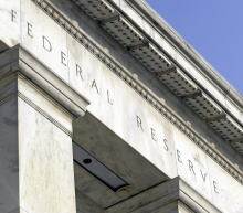 波士顿联邦储备银行行长柯林斯表示，由于官员们借贷成本接近峰值，她倾向于支持美联储在2月1日结束的下次会议上加息25个基点...