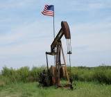 周二，先锋自然资源公司CEO斯科特·谢菲尔德（Scott Sheffield）表示，美国原油生产严重过剩，但生产商不愿减产，这急需得州铁路委员会规定“真正的”美原油减产...