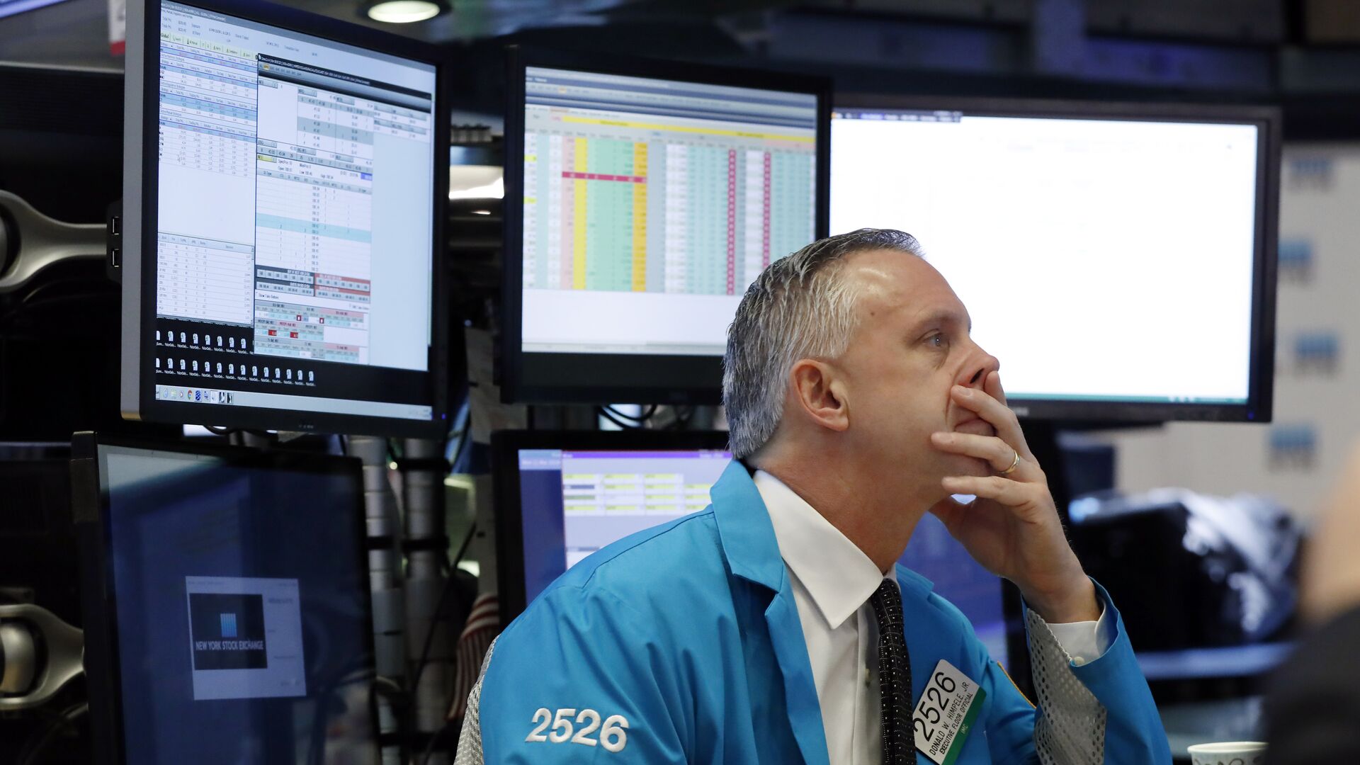 市场专家警告称，股市暴跌正推动美国经济加速走向衰退