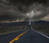 美国能源工业已经停止了墨西哥湾大约三分之一的石油生产，预计还会有更多企业中断...