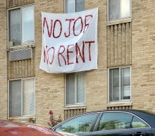 美国劳工部周四报告称，上周，初请人数增长超过预期，达到3个月来的高点，这是...