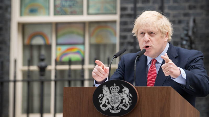 英国首相约翰逊警告称，解除封锁需谨慎，因为现在正处于风险最大的时刻