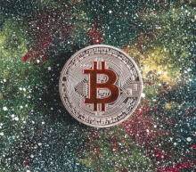 长期看空市场的戴维·罗森伯格警告投资者，股市和比特币是巨大的泡沫。这位经济学家和策略师指出，在经济低迷的背景下，交易过于火热。