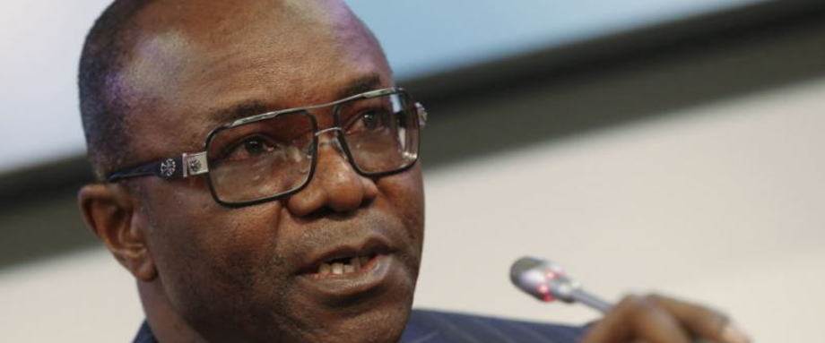 亚市盘尾，WIT原油主力10月合约震荡走高，现报：53.88美元/桶。布伦特原油主力10月合约 窄幅震荡，现报：58.85美元/桶。