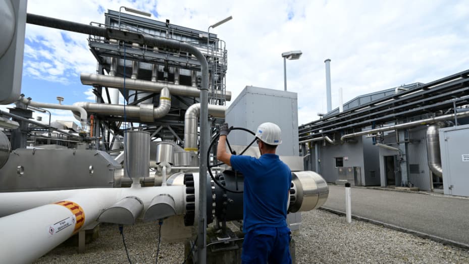 随着交易员预计欧洲和亚洲买家将展开对LNG的竞购，欧洲天然气期货本周飙升35%