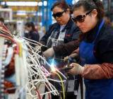 鉴于政策制定者一直只提供零碎的措施，而且信心仍然很弱，这种改善是否可持续...