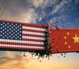 美国消费者新闻与商业频道网站发表文章称，海运数据显示，特朗普对华贸易战给美国造成的损失将永远无法弥补。